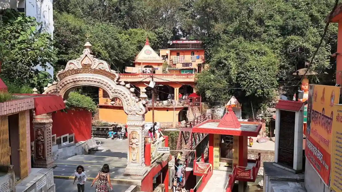 Tapkeshwar Mahadev Temple, Dehradun